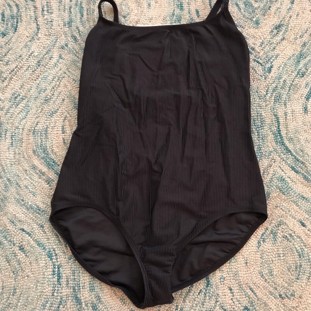 Suddenly Slim black swimwear